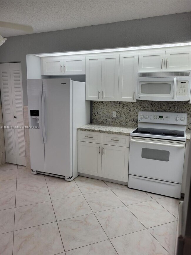 Building Photo - 1300 SW 125th Ave