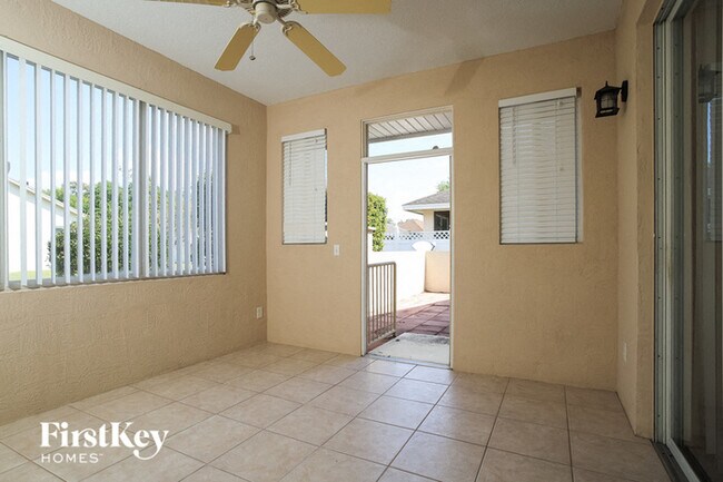 Foto del edificio - 3300 Oak Hill Pl