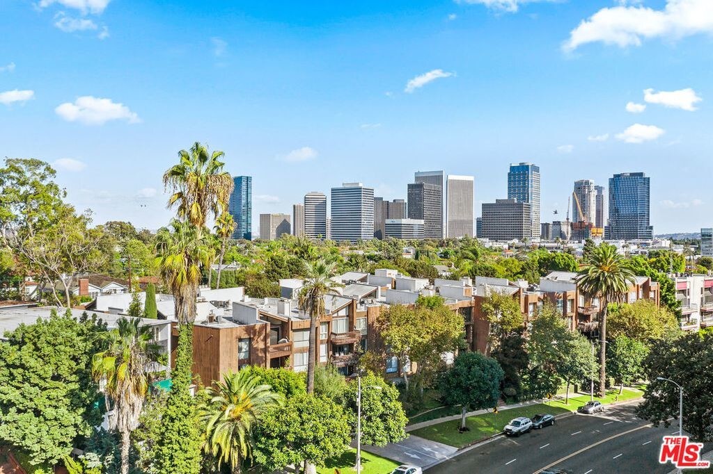 Primary Photo - 1340 S Beverly Glen Blvd