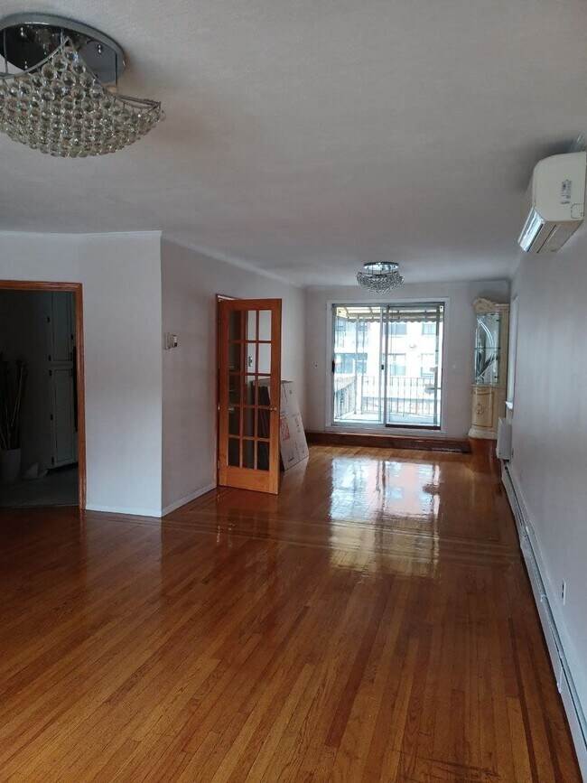 Foto del edificio - 6630 Wetherole St
