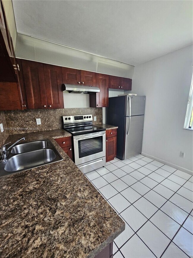 Foto del edificio - 1120 N Franklin Ave