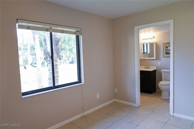 Building Photo - 1380 Green Valley Cir
