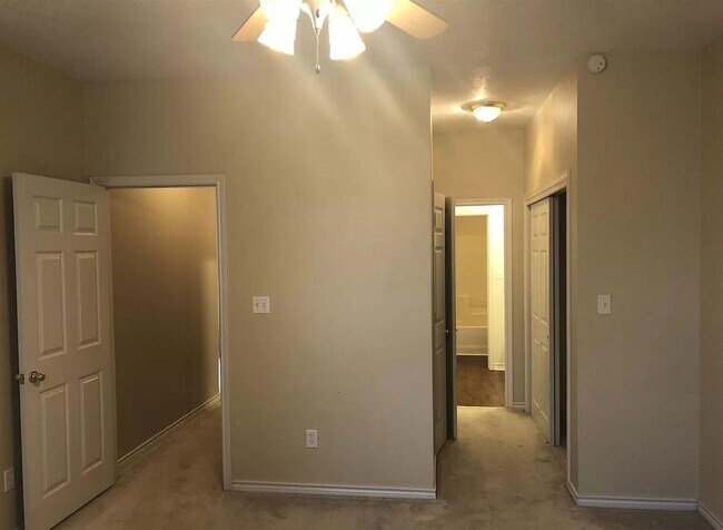 Foto del edificio - 1305 Villa Maria