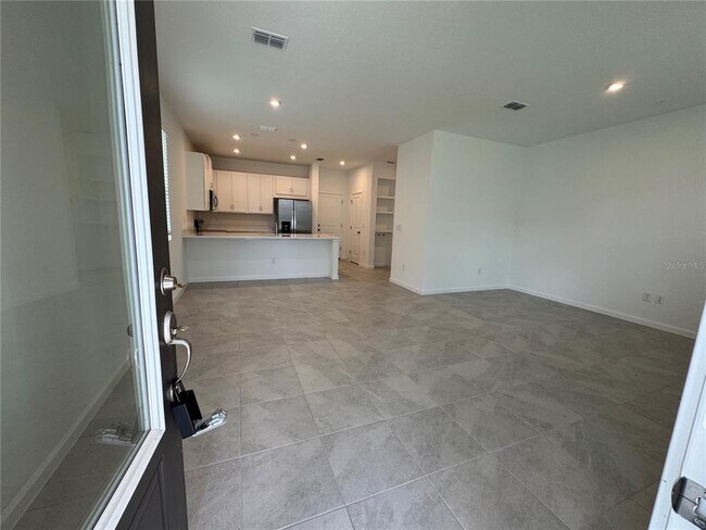 Foto del edificio - 9820 Walkway Dr