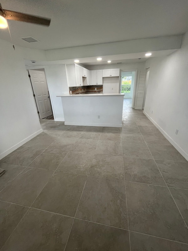 Photo - 957 Lewis Dr House