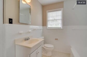 Building Photo - 3007 Lake Forest Dr