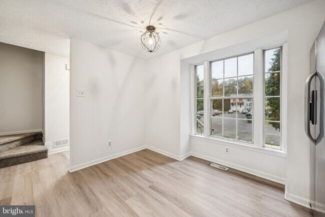 Foto del edificio - 29 Wagon Wheel Dr