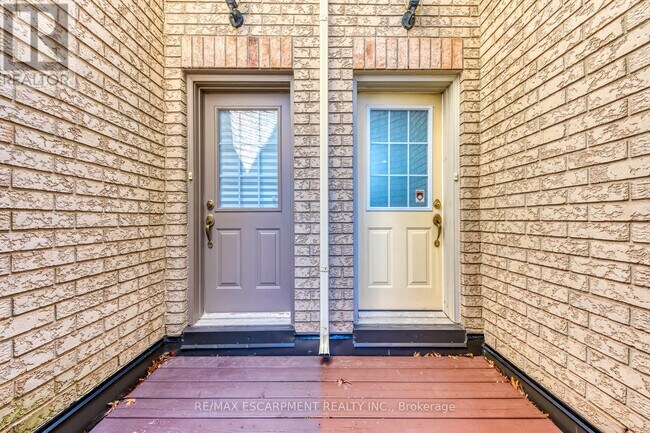 Building Photo - 2218 Shadetree Ave