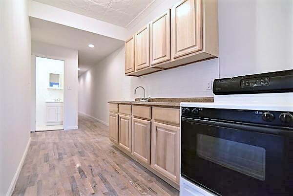 Building Photo - 735 Meeker Ave