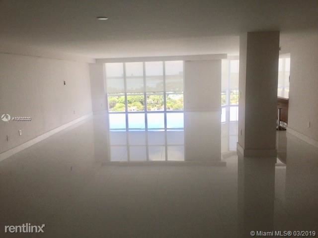 Foto del edificio - 4 br, 4.5 bath  - 6423 Collins Ave # PH18033