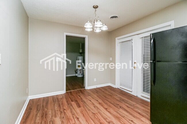 Foto del edificio - 4635 Richard Rd