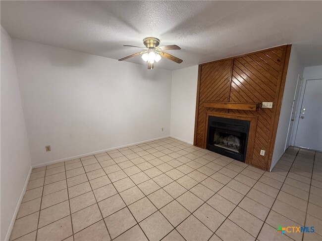 Building Photo - 205 Jason Dr