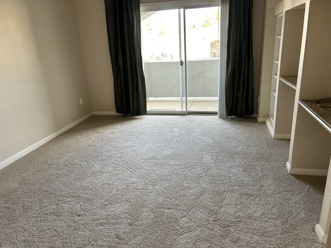 New carpet as of Feb 2024 - 885 Halidon Way