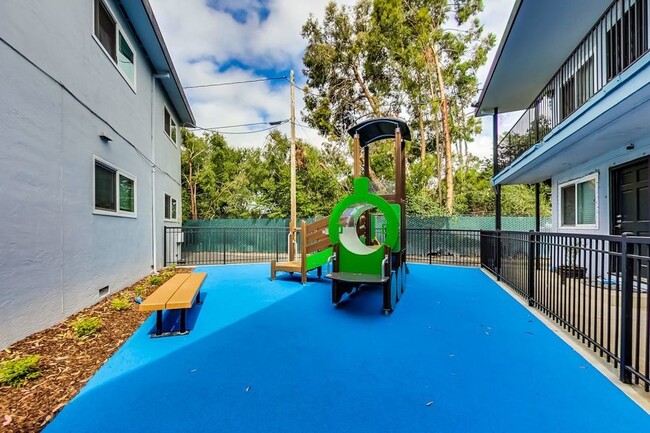 Building Photo - Beautifully Renovated Fremont Community. 3...