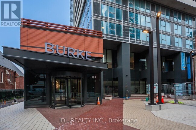 Building Photo - 609 Sherbourne St