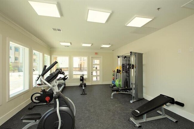 Foto del edificio - 1202 W Whitestone Blvd