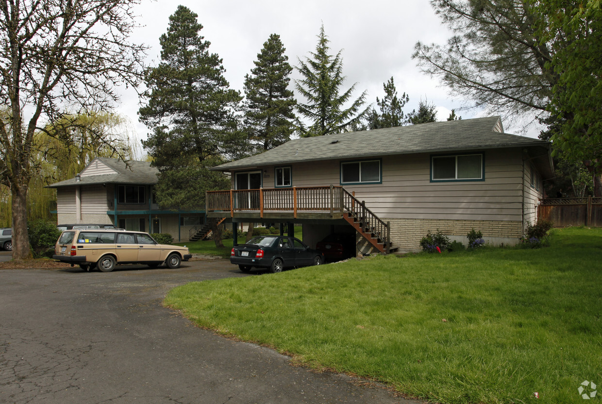 Primary Photo - Willow Creek Apartments