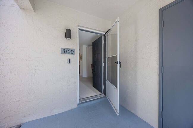 Building Photo - 3100 Kings Lake Blvd