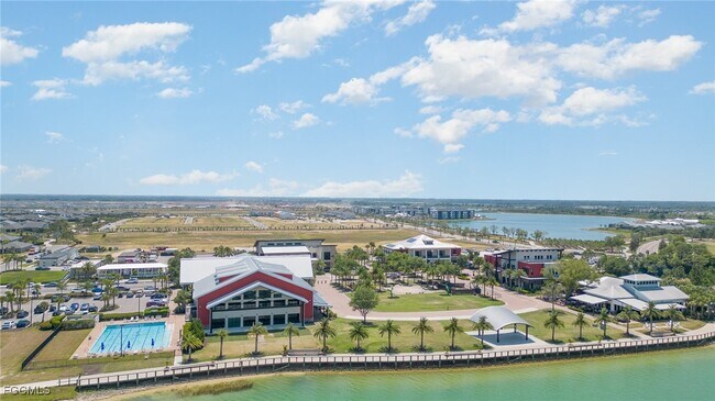 Foto del edificio - 15185 Bluffton Ln