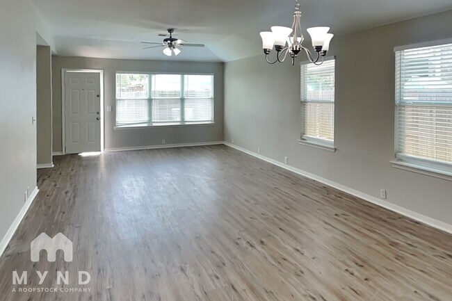 Foto del edificio - 7318 Rosebud Bend Dr