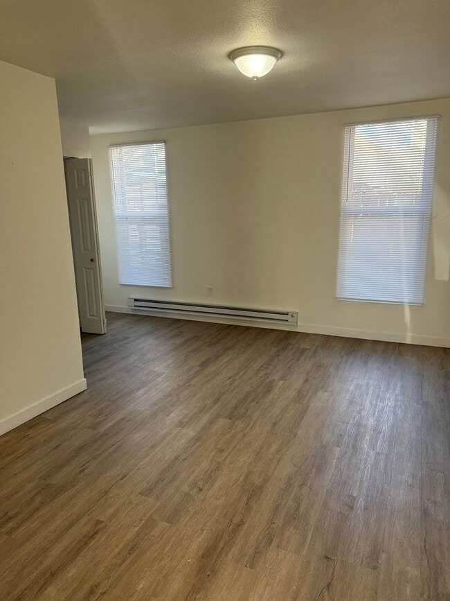 Building Photo - 2422 W Vermijo Ave