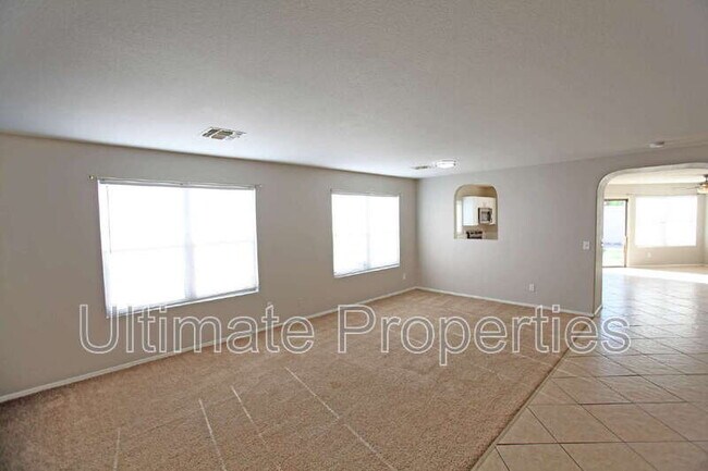 Building Photo - 10526 W Via Del Sol