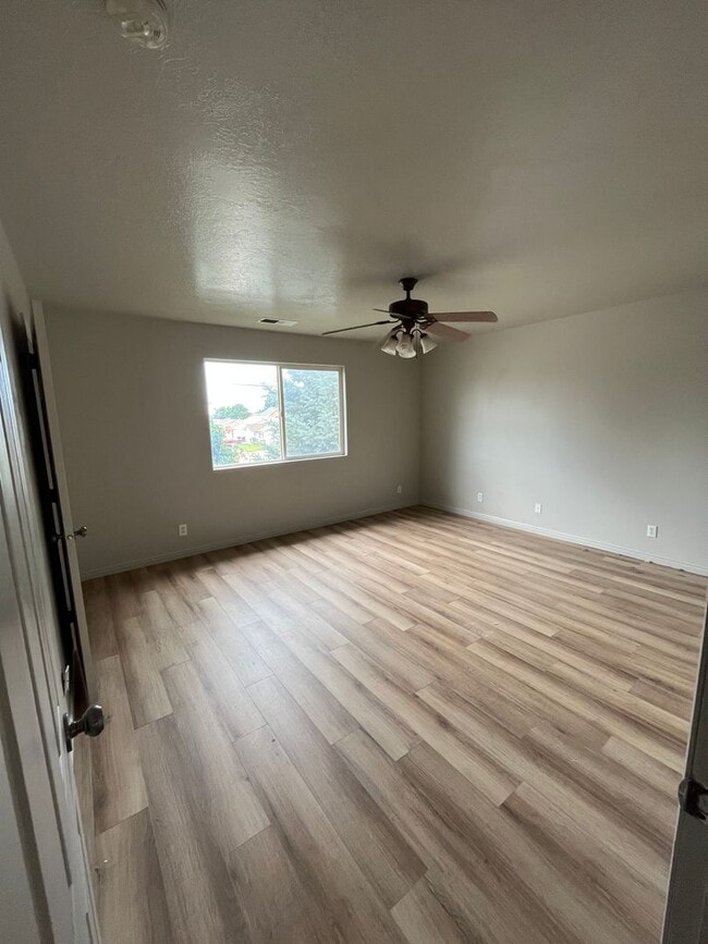 Foto del edificio - Three bedroom, 2.5 bath townhome