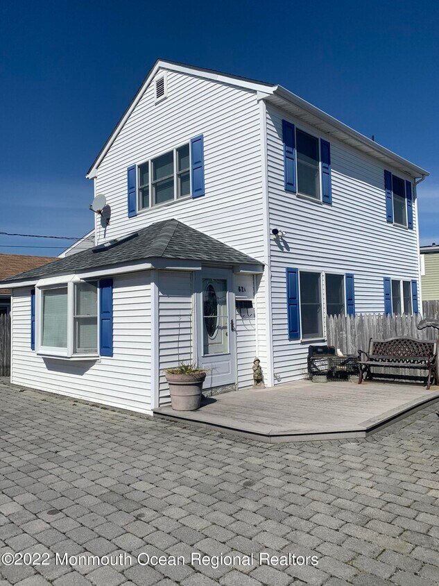 Primary Photo - 62 Inlet Dr
