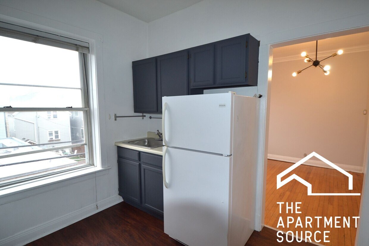 Foto del edificio - 4404 N Winchester Ave