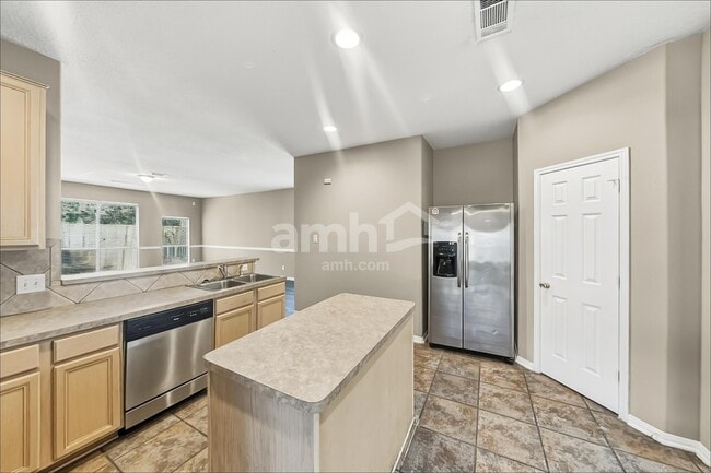 Building Photo - 710 Single Pine Ct