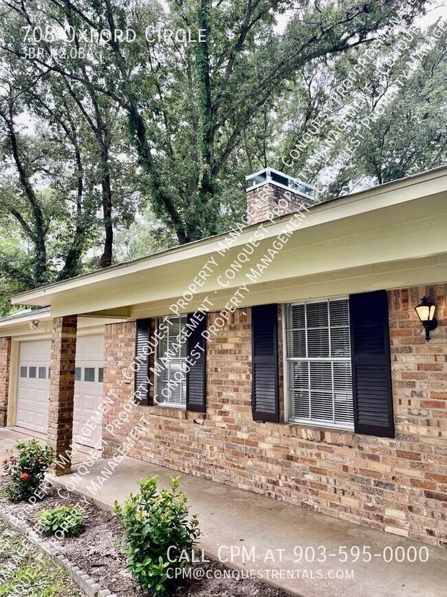 Building Photo - 708 Oxford Cir