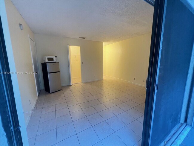 Building Photo - 1440 NW 45th St