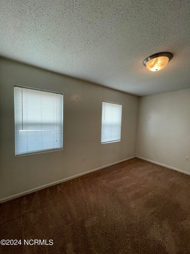 Building Photo - 207 Cordell Cir