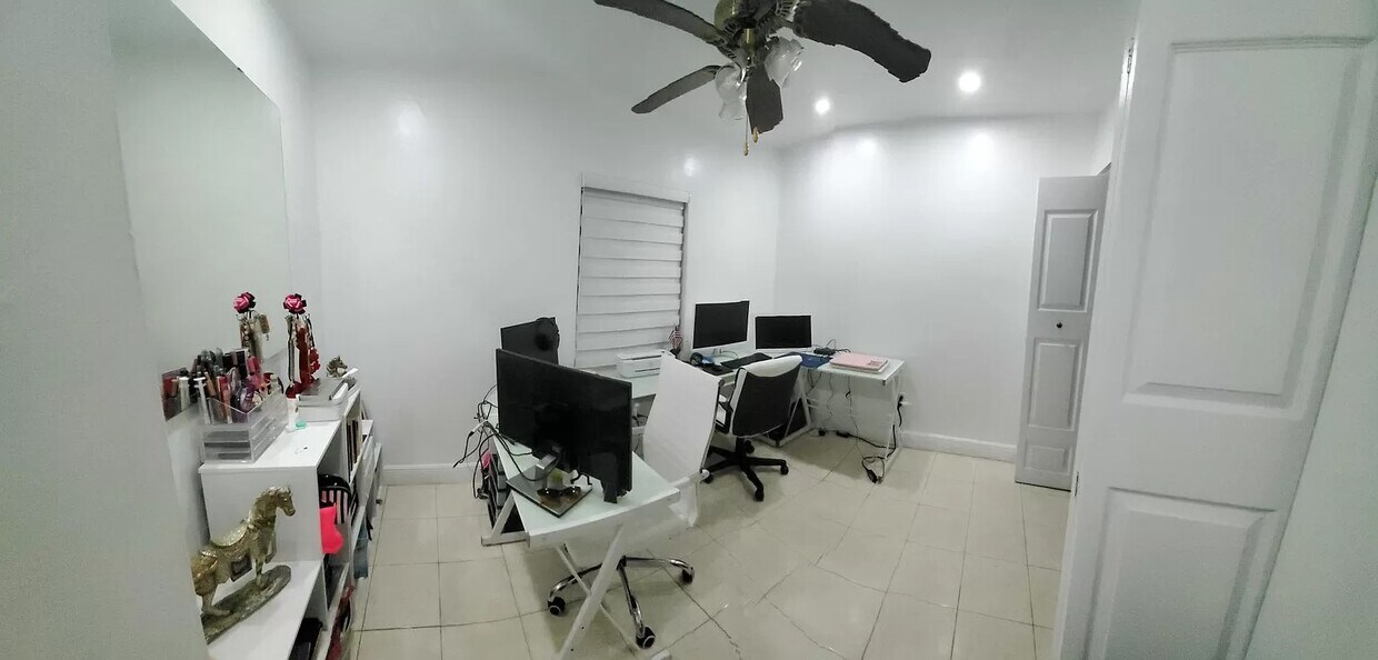 Foto principal - 11821 SW 123rd Ave