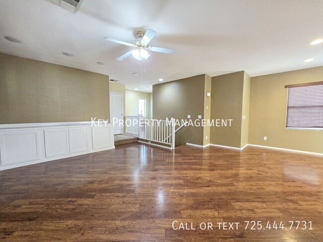 Building Photo - 3 Bedroom, 3 Bath, 3 Story home near Warm ...