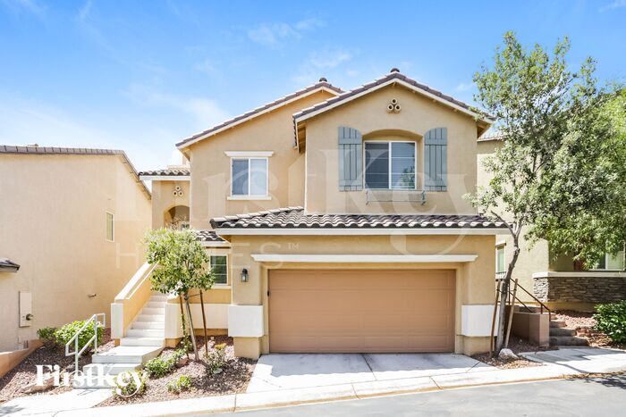 Foto principal - 10809 Merrimack Ave