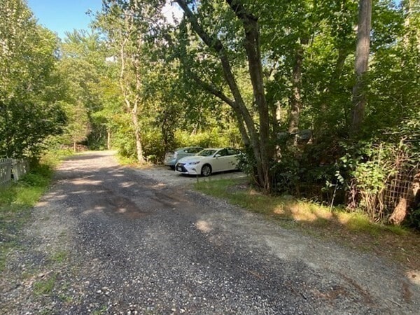 Building Photo - 22 Saumur Ln