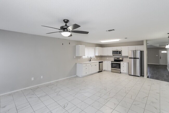 Building Photo - 6936 Bentley Ave