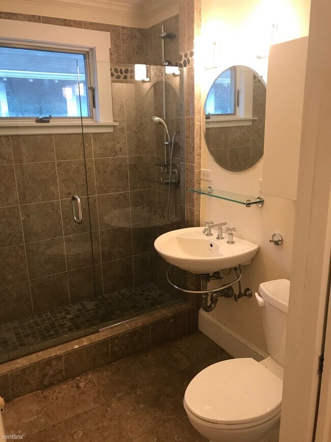 Building Photo - 4 br, 1 bath House - 27 Willoughby St # 2D