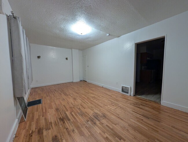 Foto del edificio - NW 8th Duplex