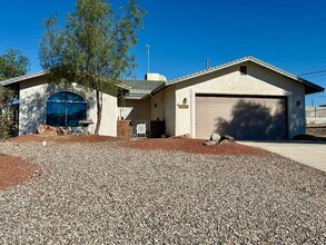 Building Photo - 3167 Daytona Ave