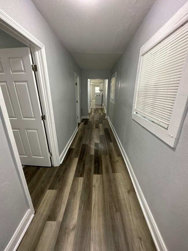 Foto del edificio - Fully Renovated 3/1 Single Family House Av...