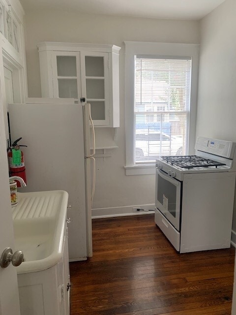 Kitchen - 7104 Spruce St