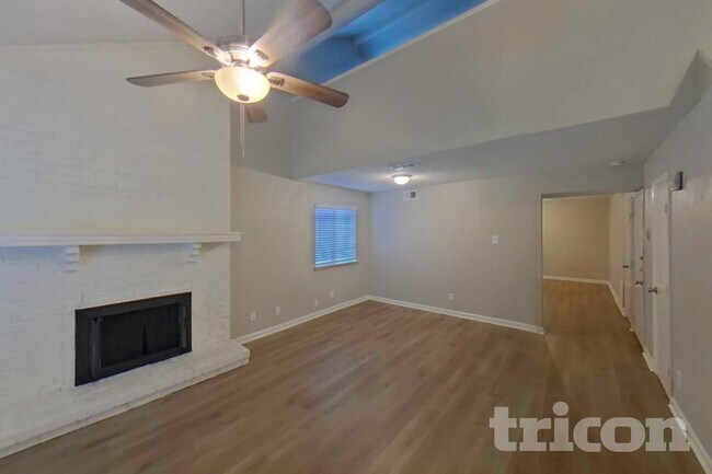Foto del edificio - 2908 Lemmontree Ln