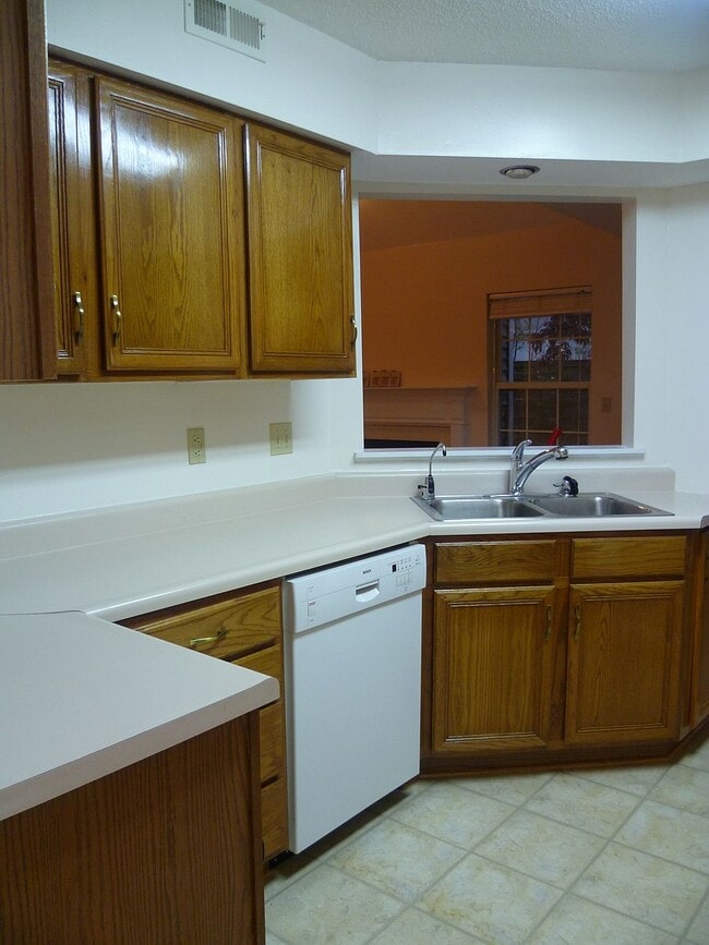Building Photo - 3516 Churchill Dr