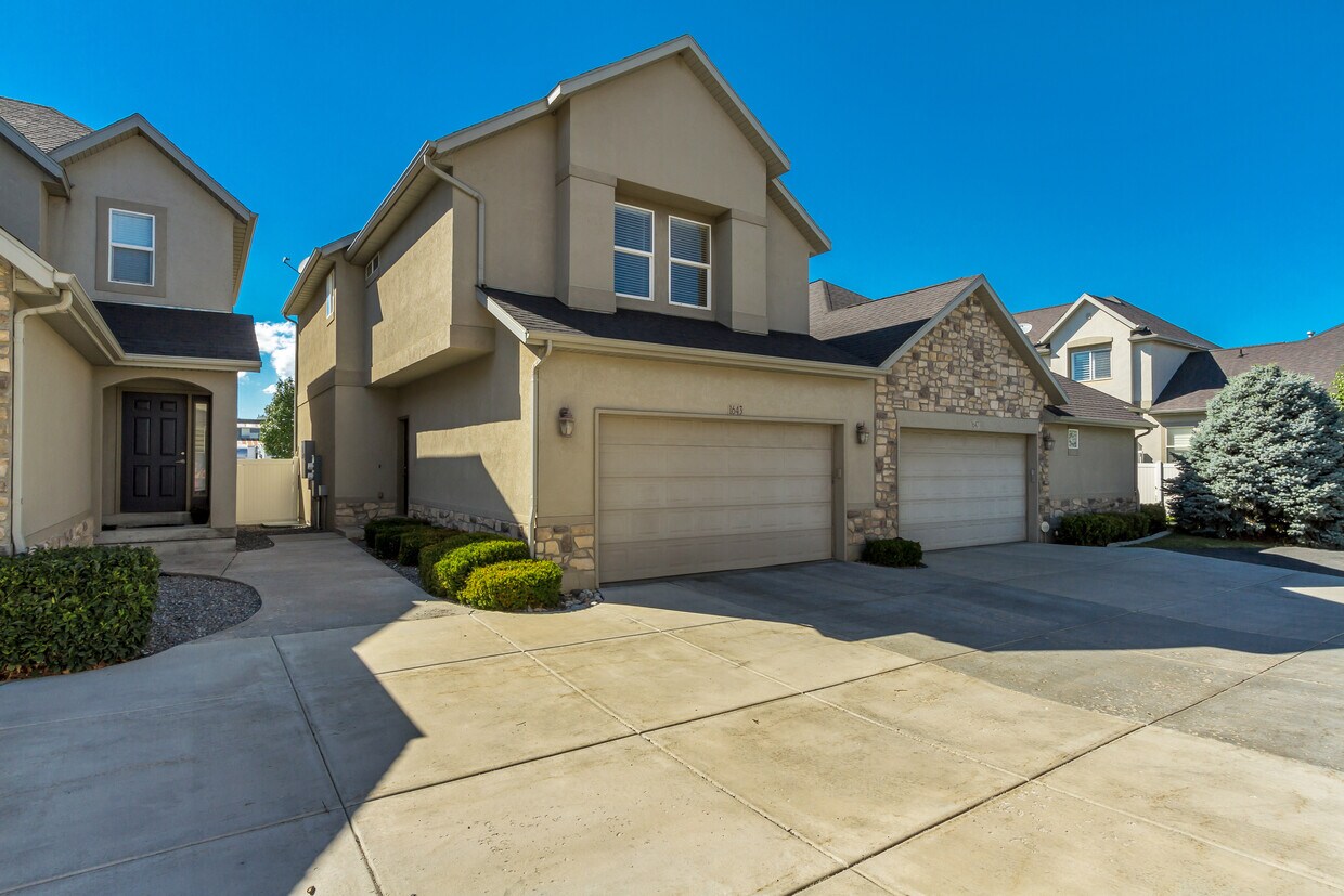 Foto principal - 1643 W. Wynview Lane