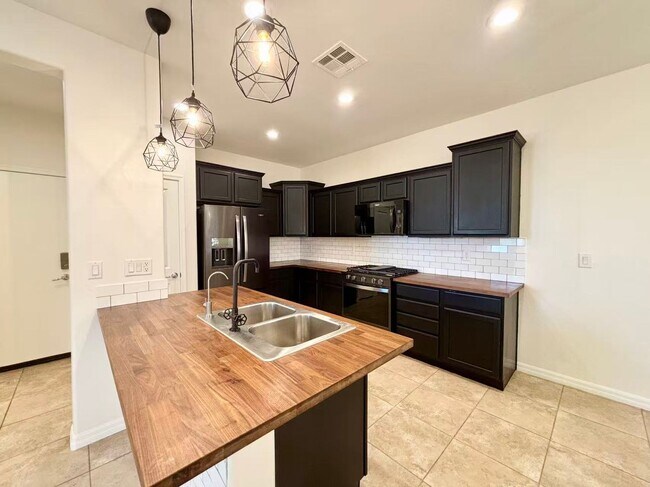 Foto del edificio - Wonderful two-story single-family house lo...