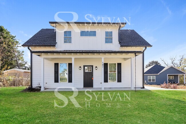Foto del edificio - The living is easy in this 3 bedroom, 2 ba...