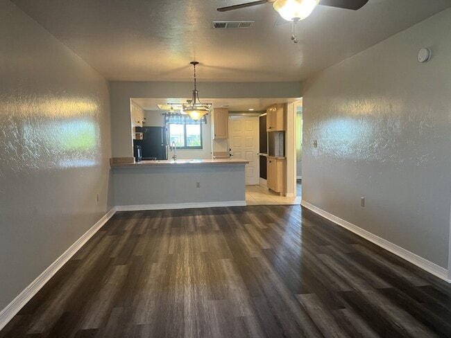 Building Photo - "Charming 2-Bed, 2-Bath Villa with Stunnin...
