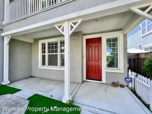 Building Photo - 3 br, 3 bath House - 720 Wintergreen Court